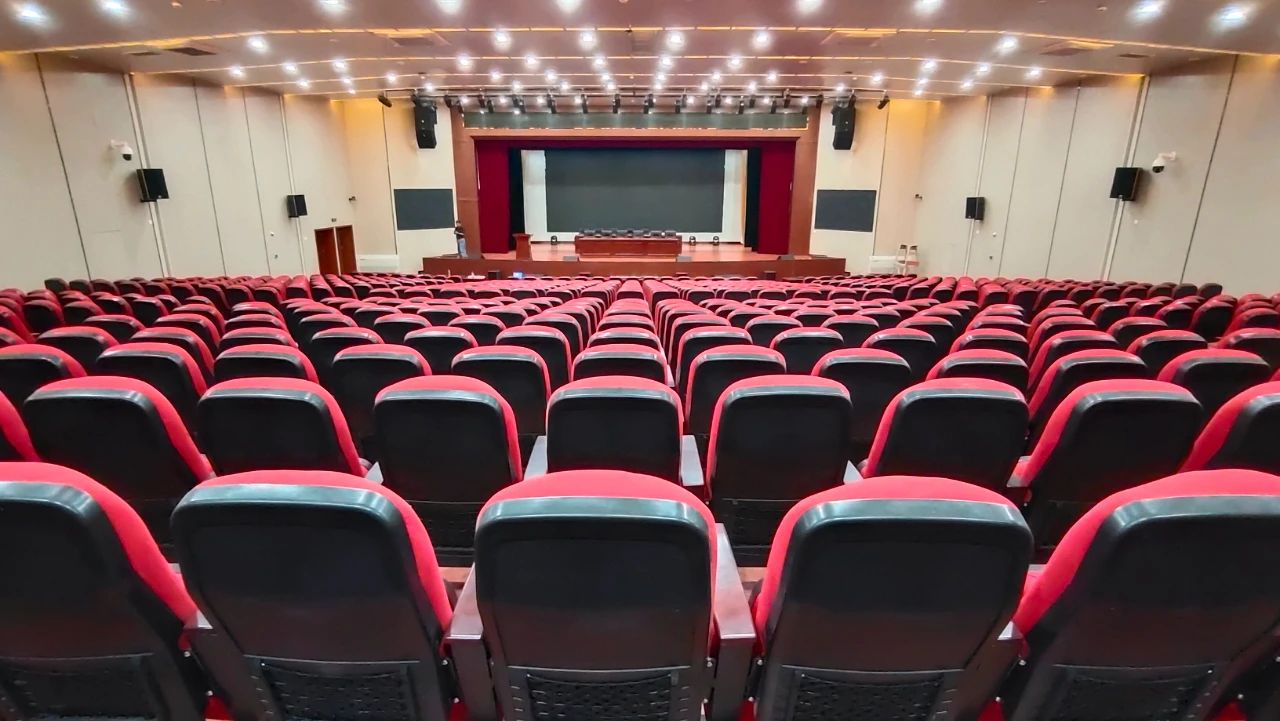 百乐博聚会扩声系统工程产品效劳于六安市某学校！